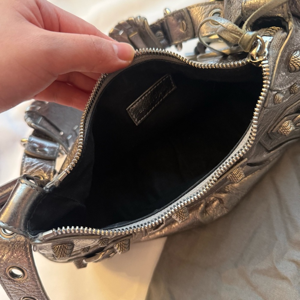 BALENCIAGA WOMEN'S LE CAGOLE SHOULDER BAG XS IN SILVER - AUTHENTIC - Picture 11 of 14